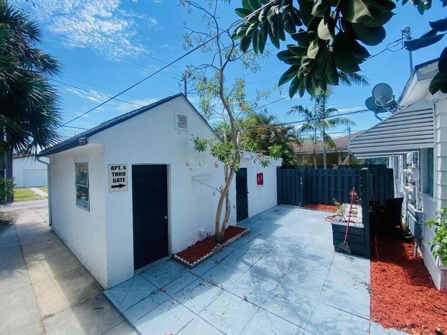 Steps To Beach & Downtown! Cozy Beach Bungalow #1 Lake Worth Beach Bagian luar foto
