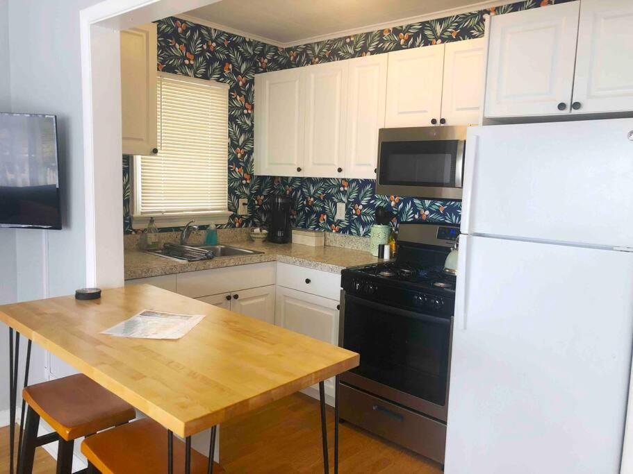 Steps To Beach & Downtown! Cozy Beach Bungalow #1 Lake Worth Beach Bagian luar foto