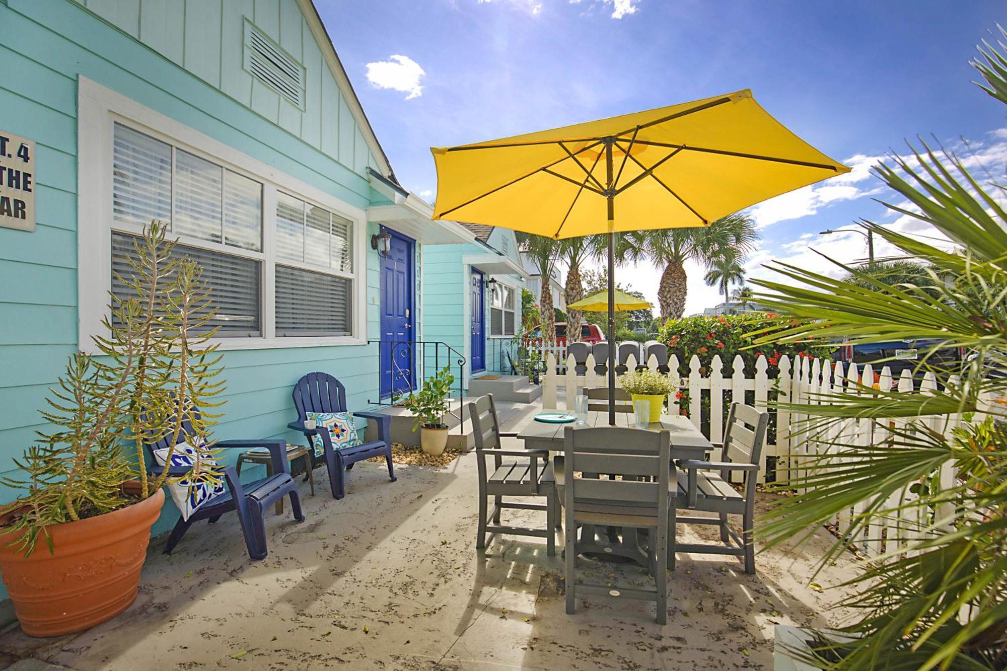 Steps To Beach & Downtown! Cozy Beach Bungalow #1 Lake Worth Beach Bagian luar foto